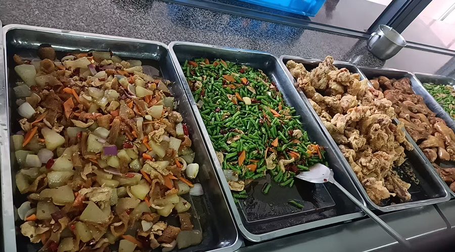 盛夏的來臨，金環(huán)電器關懷工人飲食